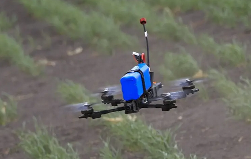  Український FPV маневрував лабіринтами, поки не надибав "жирну" ціль: кадри від 5-ї ОШБр